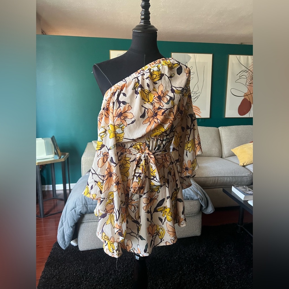 Lulu’s Apricot Floral Off-Shoulder Dress – Size Large